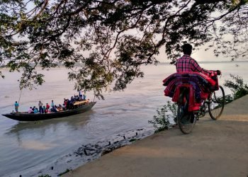 Meghalaya  : Communal clashes break out in Ichamati , curfew imposed in Shillong from 10 pm