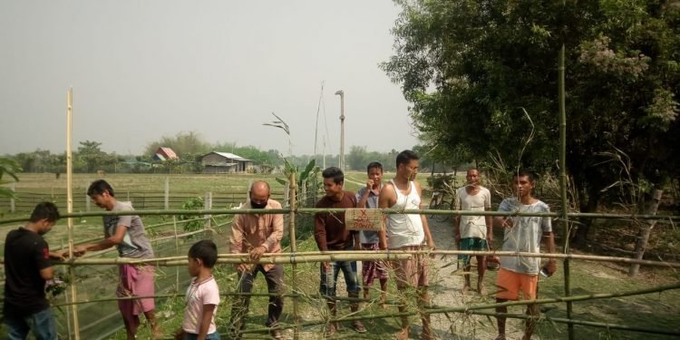 Combating COVID -19 : 50 villages in Assam’s Kokrajhar district erect bamboo barricades to enforce lockdown