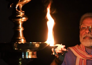 Lakhs of NorthEasterners respond to PM’s appeal; light candles, diyas, turn on mobile phone torches on Sunday  night