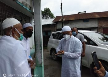 Assam : BPF Chief Hagrama Mohilary offers Namaj in Kokrajhar