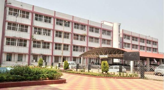 Guwahati Medical College  hospital closes after a doctor  tests Covid-19