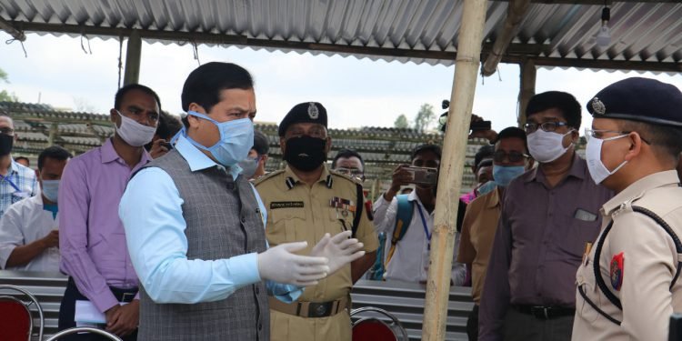 Assam: CM urges upon officials  to ensure thorough screening  for  COVID-19 for those entering the state