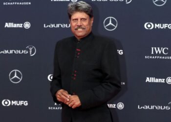 Kapil Dev suffers heart attack, undergoes angioplasty