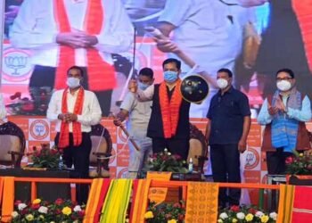 Assam CM  Sarbananda  assures to implement all the  clause of the  BTR accord