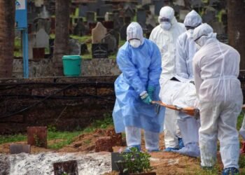 10  steps   followed while  disposing   Covid -19  dead  patients