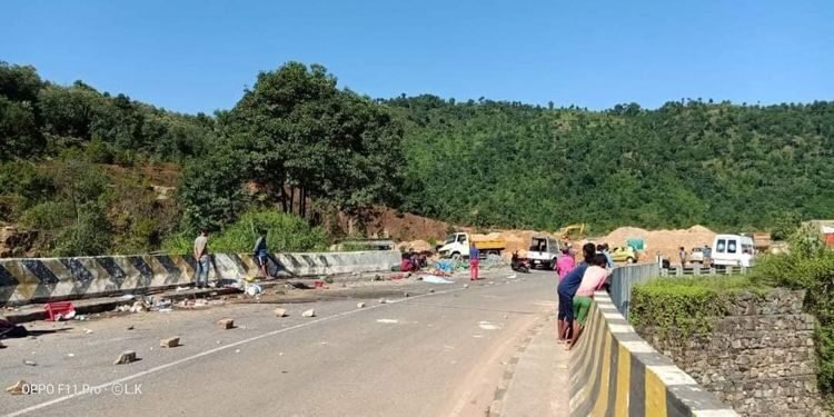 Meghalaya : 5 vegetable vendors crushed to death by a speeding Truck