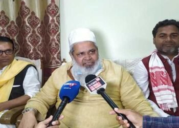 No single  party  can form the next Council without  the support of  Congress-AIUDF  combine : Ajmal