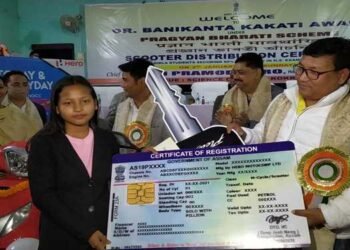 BTR:  CEM  Boro  awards  Scooters  to meritorious  girl students