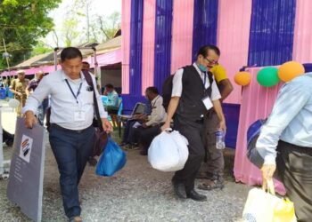 Assam Polls : 171 votes cast in a  booth that has 90 voters;  5  officials suspended