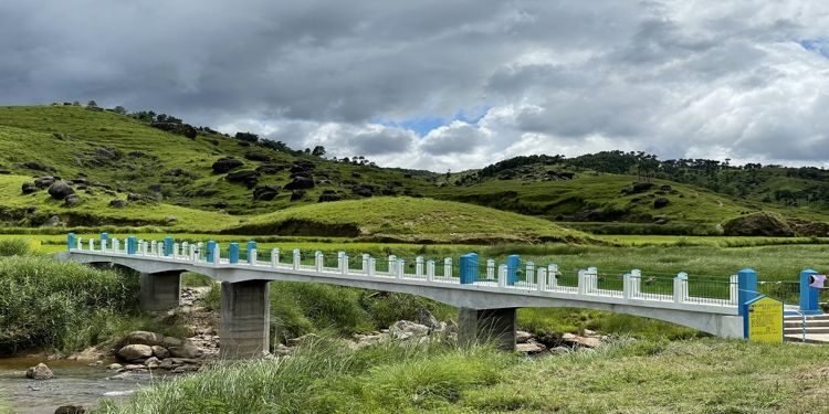 Meghalaya CM inaugurates  a footbridge over Rilang River