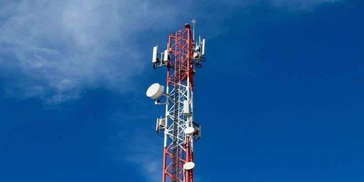 DC holds meeting on telecom service improvement in Tura