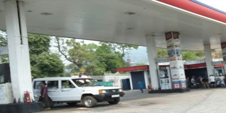 Fuel crisis in WGH: DC says matter to be resolved in a day or two