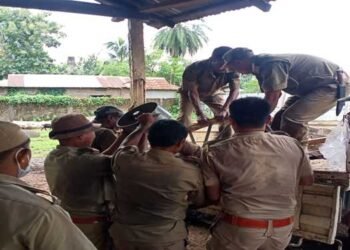 Illegal saw mill dismantled by forest department in Chibinang