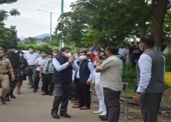 Senior Ministers  see off outgoing governor  R. N . Ravi at Dimapur Airport