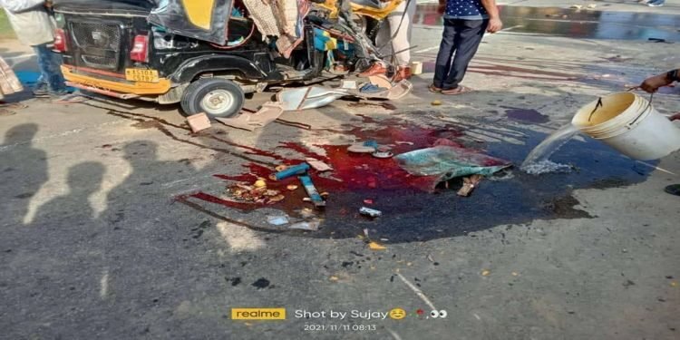 10 killed in a truck-autorickshaw collision while returning from Chhath Puja celebration