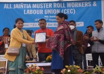 All Jaiñtia Muster Roll Workers  Union felicitates its leaders