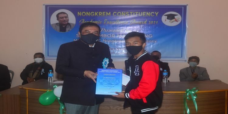 Nongkrem Academic Excellence Award presented