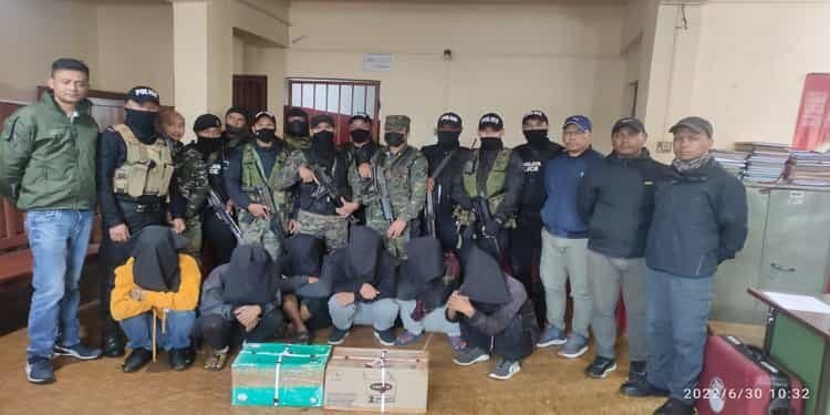 6 Smugglers Held, Over 670 gm Heroin Seized