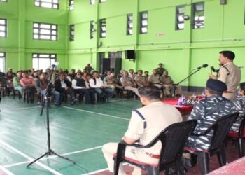 DGP Bishnoi interacts with leaders of traditional bodies