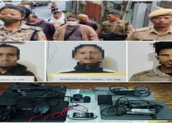 3 arrested in city for stealing electronic goods