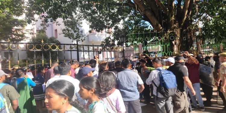 Agitating teachers clash with police in Shillong