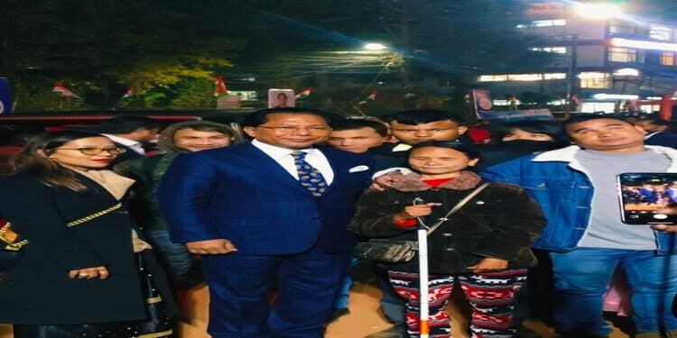 Meghalaya TMC Chief jams with the youth of Meghalaya, marking an astounding evening with melodious songs