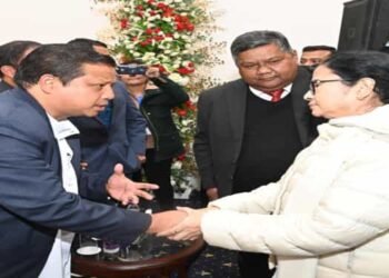 Mamata  Rejoices With Children In Pre-Christmas Festivities
