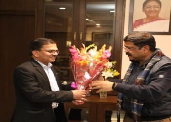NEHU VC  meets Union Minister of Education