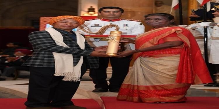 Risingbor Kurkalang conferred Padma Shri in field of Art