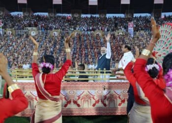 PM  Modi  dedicates  projects worth more than Rs. 10,900 crores in Guwahati