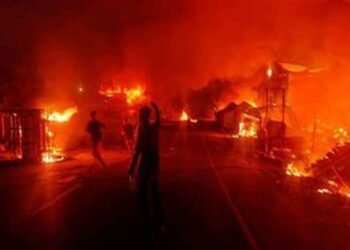 Curfew in 8 districts  of Manipur  after violence ,shoot at sight orders in extreme cases