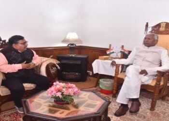 Guv briefed on performance of Central Institute of Hindi