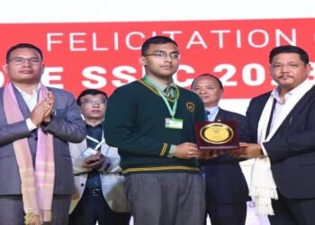 Chief Minister felicitates top ranking students of MBOSE examination