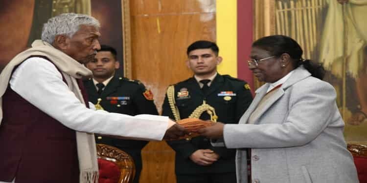 President Murmu attends a civic reception at Raj Bhavan