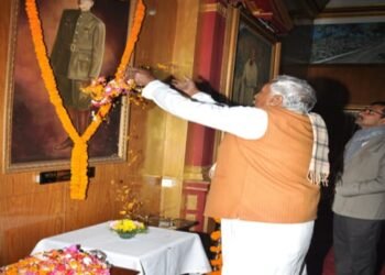 Guv pays floral tributes to Netaji Subhas Chandra Bose on his 127 th birth anniversary