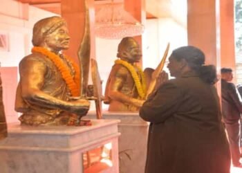 President Murmu unveils statues of 3 Meghalaya freedom fighters