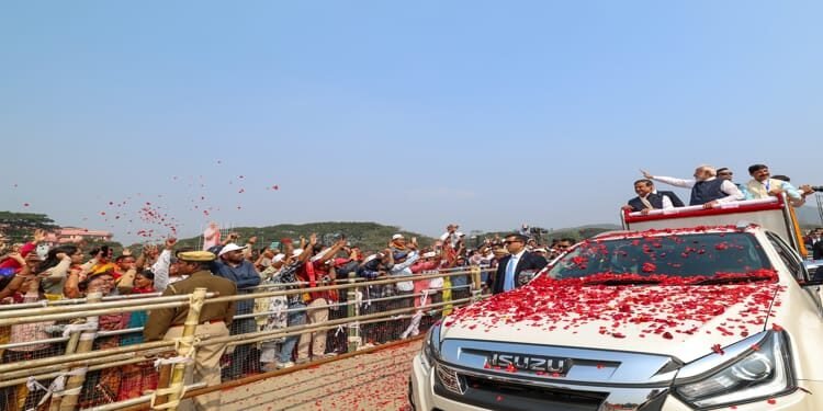 PM inaugurates and lays foundation stone for development projects worth Rs 11,000 crores in Guwahati