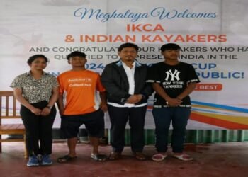 CM interacts with state athletes who outperforms at National qualifier