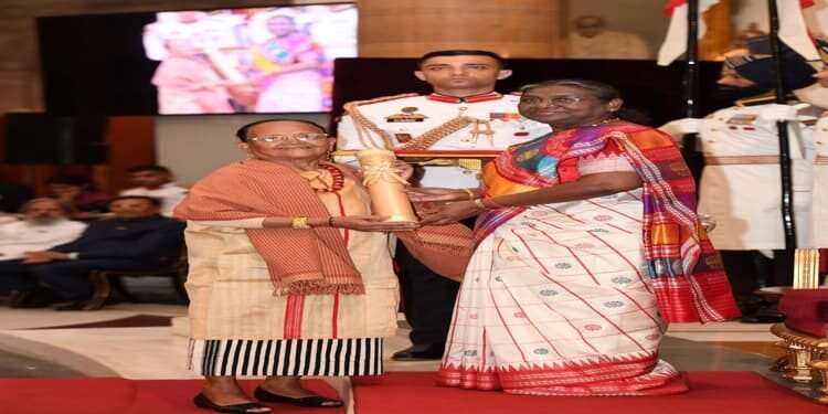 President confers Padma Shri to Smt. Silbi Passah in field of Art