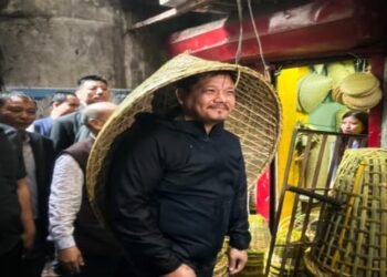 Rain or Shine: CM Sangma Visits Historic Ïewduh Market, Pledges Support