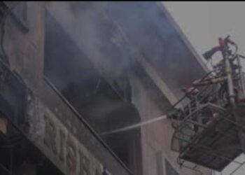 Multi-story building in Delhi catches fire; 10 killed