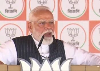 Modi and Mamata engage in war of words over Sansad Showdown