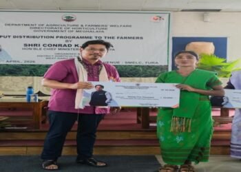 CM  Hands Farmers the Keys: Seeds, Cash and Factories in One Go