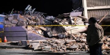 Venezuela Quakes Kill 40, Global Aid Rushed