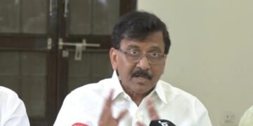Shiv Sena UBT Faces Revolt as 6 MPs Court NDA