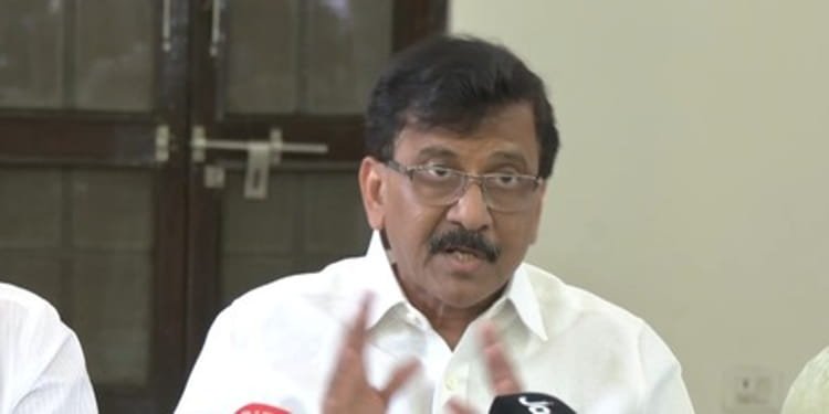 Shiv Sena UBT Faces Revolt as 6 MPs Court NDA