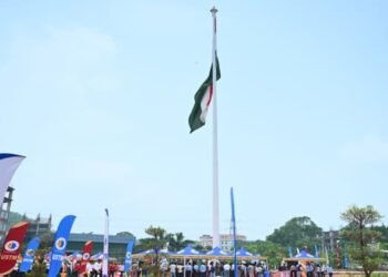 USTM Hoists Hills’ First 150-ft Tricolour