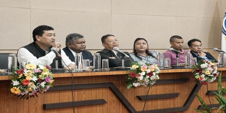 Speaker to Students: ‘Politics Needs You ‘