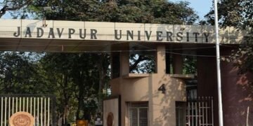 Jadavpur boils over: SFI-ABVP clash leaves 20 hurt, campus sealed