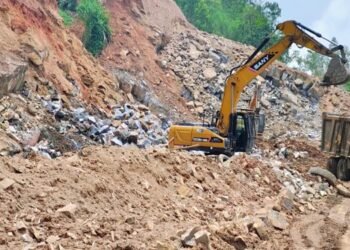 NH-217 Hill Loot? ASONG Flags Boulder Scam